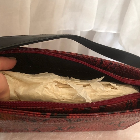𝅺NINE West faux red snake skin purse - Picture 4 of 7